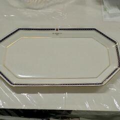 0508-083 GIVENCHY大皿の画像