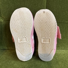 new balance スニーカー 16cm ピンク　ニューバランス　運動靴の画像