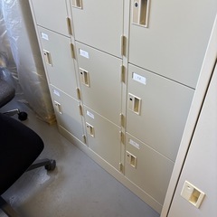 B-027 美品❗️15人用ロッカー　全室カギありの画像