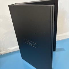 メイクパレット アイシャドウ　空のアイシャドウパレット 4層本の形　磁気メイクパレット マットブラック
の画像