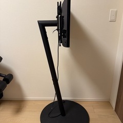 【美品】EQUALS イコールズ テレビ台 自立型 超低床キャスター付き テレビスタンド WALL A2 CASTER BASE ロータイプ 24型〜55型対応 サテンブラック の画像
