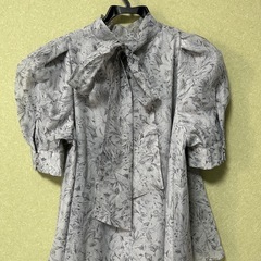 【お取引中】INGNI 花柄ブラウスの画像