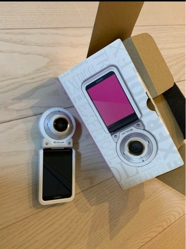 カメラ CASIO EX-FR100L