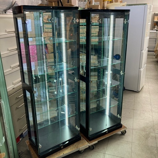 照明付きガラスショーケース2つセット　鍵欠品