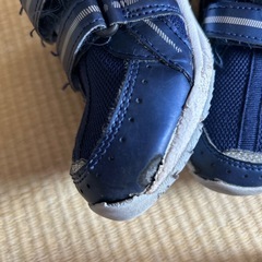 アシックス　スニーカー18.5cm
の画像