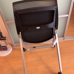 オフィスチェアの画像