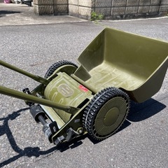 刈る刈るモア　芝刈り機