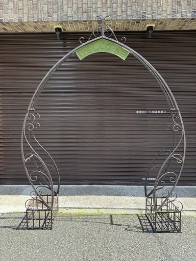 ガーデンアーチ　アンティーク調 アイアン製 プランター付き ※装飾欠け有り