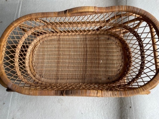 藤ゆりかごクーハンラタンベビーベッド (Hari) 八草のベビー用品