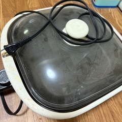 無償でお譲りいたします。ホットプレート、トースター、まな板
