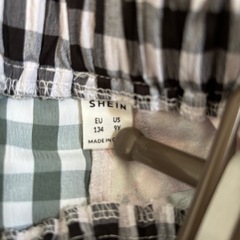 【新品】130　SHEIN ギンガムチェック花柄スカート の画像