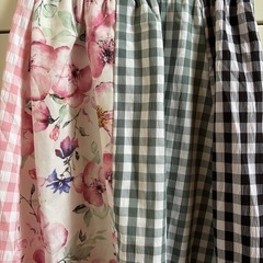 【新品】130　SHEIN ギンガムチェック花柄スカート の画像