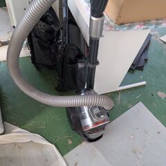 洗濯機、電子レンジ、掃除機セットの画像