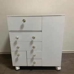 🌟ニトリの白いドレッサーワゴン（鏡付き・収納たっぷり）お譲りします【定価14,990円】🌟の画像