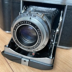 1950年製の120フィルムカメラ「FUJICA SIX」