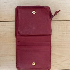 二つ折り財布の画像