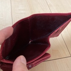 二つ折り財布の画像
