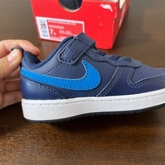 【新品未使用】NIKE スニーカー 13cm キッズ　箱ありの画像