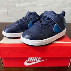【新品未使用】NIKE スニーカー 13cm キッズ　箱あり