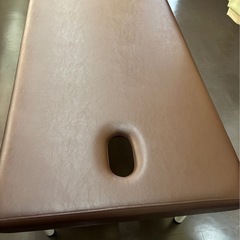 施術ベットの画像