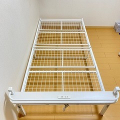 ベッドフレームの画像