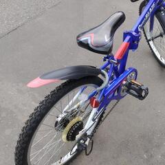 20インチ 🚲 ジュニア 折りたたみ自転車 8,480円 🔁6段切替 🔑鍵 💡ライト付 新規防犯登録料コミ 699の画像