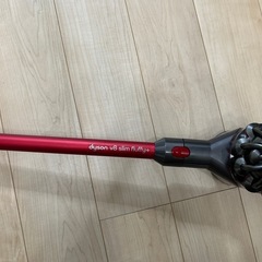 ダイソン　V8  スリム　スタンド付　の画像