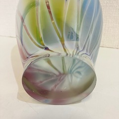 【E18】オーロラ パステルアート 虹色 花瓶 壺 玉虫色 ガラス製 インテリア 昭和レトロ オブジェ 置物の画像