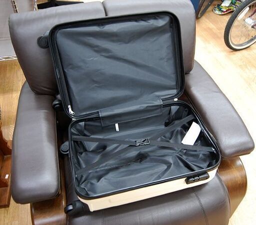 新品 HUNDRED 軽量 バイカラー キャリーケース Sサイズ 39L ベージュ