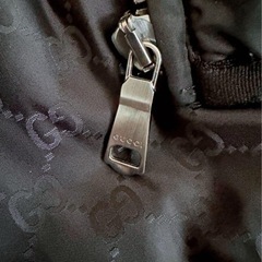 GUCCI ブラック ダウンジャケット フード付き 44の画像
