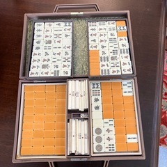 M2505-203 麻雀牌セット ケースロック部欠損有り　キズ汚れ有り