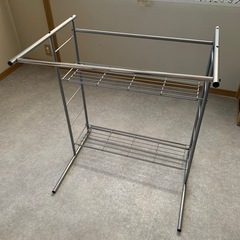 押入れ収納棚　ハンガーパイプ付き