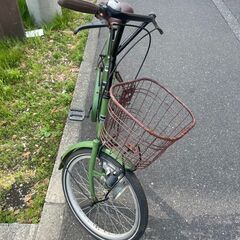 自転車　No.257　グリーン　20インチ　ライト、カゴ付き　ミニベロ　※ハンドル若干傾きあり【リサイクルショップどりーむ荒田店】の画像
