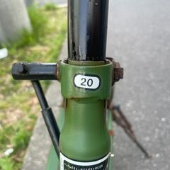 自転車　No.257　グリーン　20インチ　ライト、カゴ付き　ミニベロ　※ハンドル若干傾きあり【リサイクルショップどりーむ荒田店】の画像