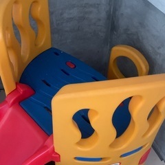 little  tikes 滑り台
の画像