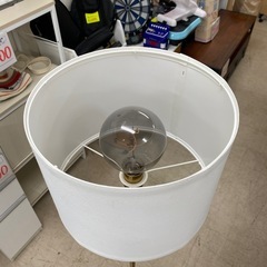 9877 IKEA イケア スタンドライト フロアランプ 照明器具 ホワイト ゴールド リングスタ スカフテート 高さ1530mmの画像