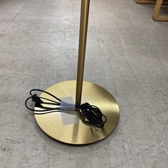 9877 IKEA イケア スタンドライト フロアランプ 照明器具 ホワイト ゴールド リングスタ スカフテート 高さ1530mmの画像