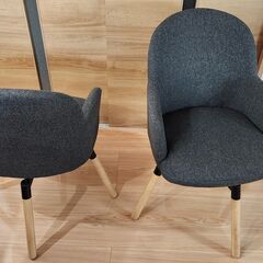 IKEA 《JANALOF》回転アームチェア