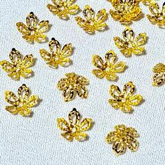 200個　ビーズキャップ　ゴールド金　花座、花芯、座金、つまみ細工の画像