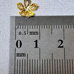200個　ビーズキャップ　ゴールド金　花座、花芯、座金、つまみ細工の画像