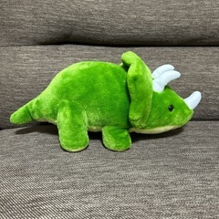 緑色 トリケラトプス ぬいぐるみ　恐竜①の画像