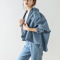 新品未使用 ショート デニムジャケット ポケット ドロップショルダーの画像