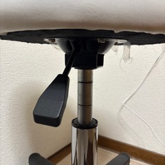 丸いイス　高さ
調節機能付きの画像