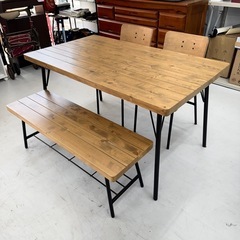 【美品‼️】定価109,990円♪ 現行モデル ニトリ 135cm幅4人掛けダイニングテーブルセット(アウロス) 片側ベンチ アイアンフレーム オーク材ブラウン♪の画像