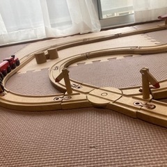 木の線路の画像
