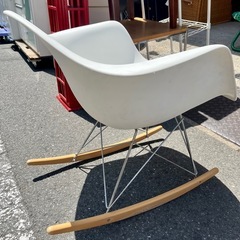 【武蔵小山店】 ロッキングチェア 白 チェア 椅子 イス ホワイト リビング　検）　イームズ　リプロダクト　リプロ　シェルチェア　シェルサイドチェア　スイングチェア　揺れ椅子　揺れイス
の画像