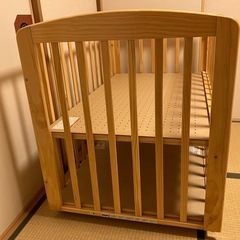 カトージ　ベビーベッドの画像