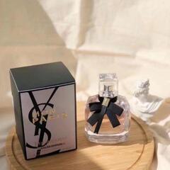 イブ サン ローラン モン パリ オーデパルファム 30ml 香水の画像