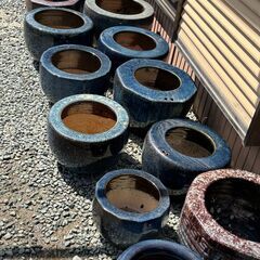 ➀火鉢　メダカ鉢　いろいろ　¥500〜の画像