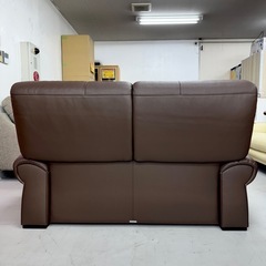 【超美品‼️】定価数十万♪ 高級 カリモク家具 チターノ 153cm幅2人掛けソファ ラヴソファ 本革製ブラウン♪の画像